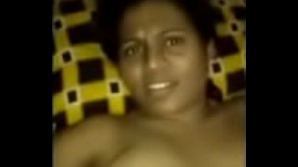 Chennai aunty meenachi nirvaanamaaga kuuthi mulaiyai kanbikiraal