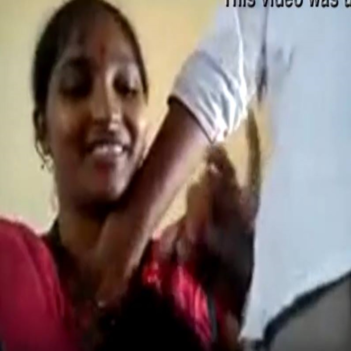 Vaguparaiyil Tamil College Girl Oomba Vittu Mulai Pisaiyum Video