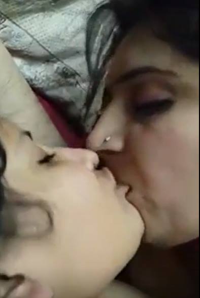 Hostel Tamil Lesbian Jodikal Seiyyum Kama Silumisam