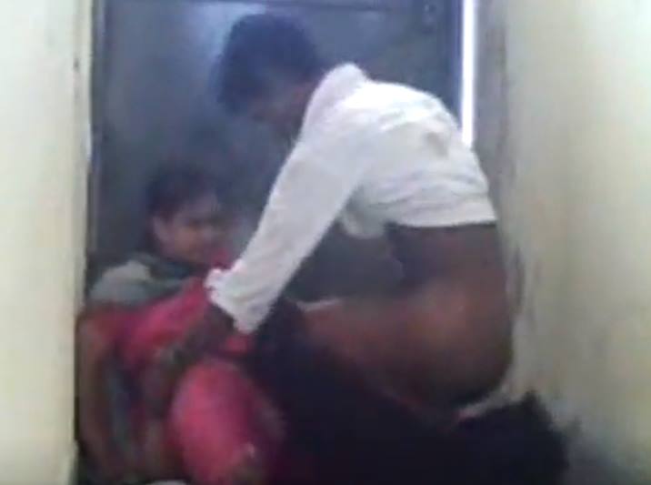 Office Sellum Paiyan Pakkathu Veeetu Auntyudan Bathroom Sex Video