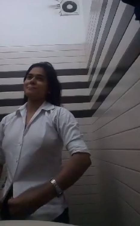 Hotel Puripuriyum hot Mangai Seiyyum tamil dildo sex video