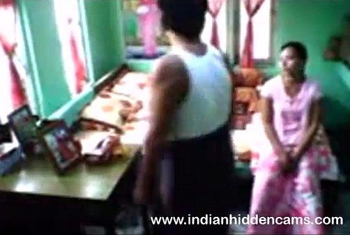 Appa Sex Ponn - Appa sontha penin kuthiyil naku potu ookiraar - Tamil incest video