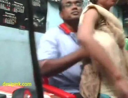 Sontha magalai kuthiyil naaku potu ookum tamil family sex video