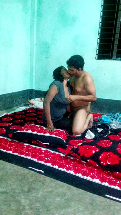 Iravil thirutu ollu adikum aunty pollachi sex video