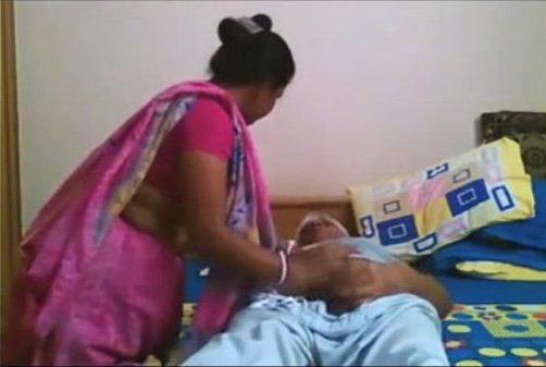 Marumagal maamanar sunniyai oombum tamil old man sex video