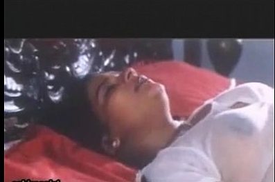 Roja pondru irukum nadigai mulai kanbithu kaamam seiyum sex video