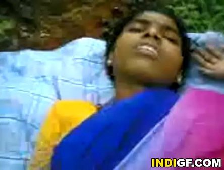 Pakathu veetu manaiyai thopil sexiyaaga ookum tamil village sex video