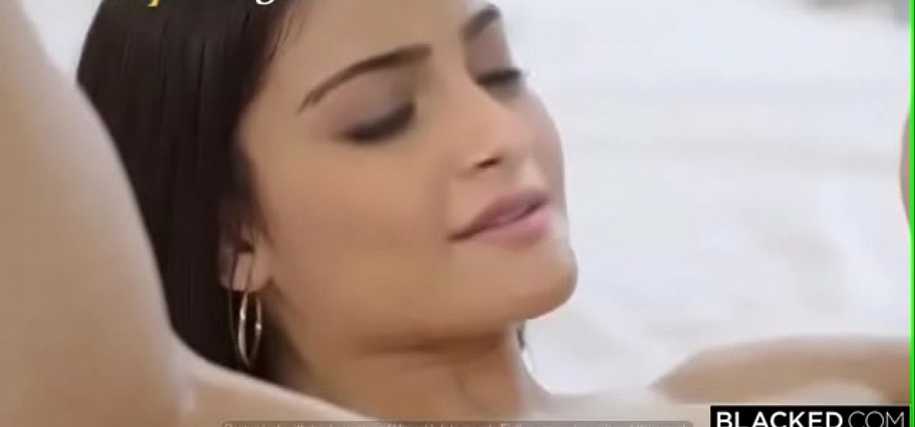 Samantha pondra pen periya poolai oombi oothu kanju kudikum sex video