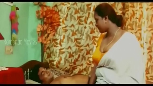 Ilamaiyaana paiyan mallu mulaiyai thadavi sex seiyum shakeela sex padam