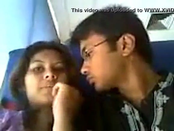 Akka thambi romance seiyum tamil kiss video