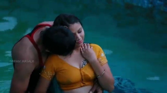Tamil sex movie ilam kaniyai neeril vaithu kai pisaigiran