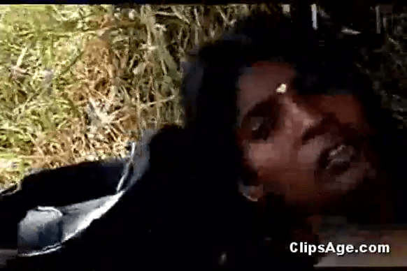 Tamilnadu village girl pundaiyil kanju irakum tamil sex video