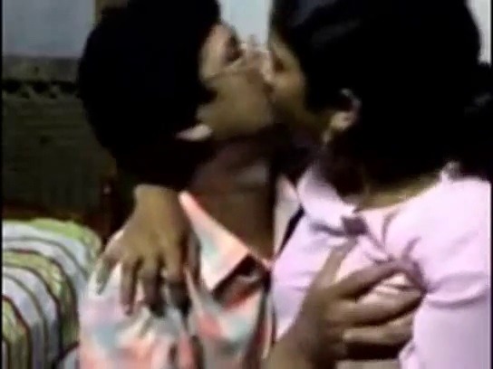 Appa sontha magalain mulaiyai pisaiyum tamil family sex video