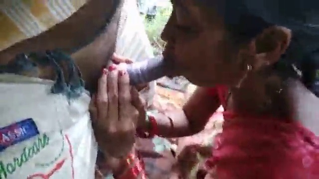 Salem callgirl oombi guthithu ookum tamil forest sex video