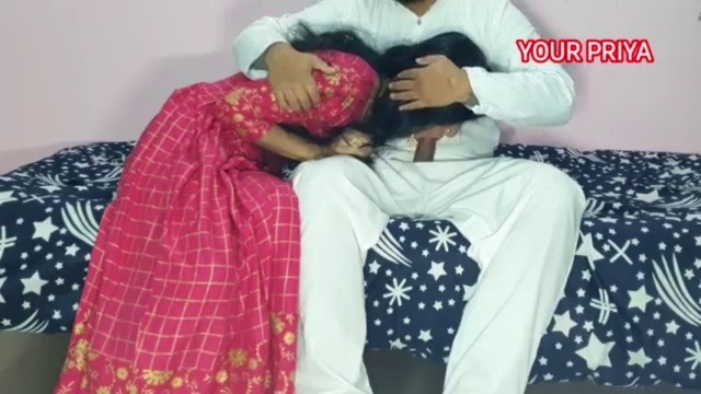 Uncle ilam penai usar seithu oomba vitu ookum tamil hot sex video