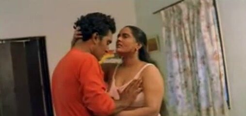 Tamil blue films aunty nude show paarthu sex seigiraan