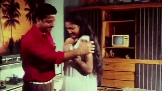 Ilamaiyaana manaiviyai kathalan sex seiyum tamil blue films