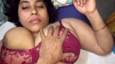 Big boobs thadavi sex seiyum tamil mallu aunty sex videos