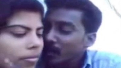 Pollachi penai nindra nilaiyil ookum tamil romantic sex video