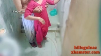 Akka Purushanudan Kuliyal Arai Showeril Tamil Bathroom Sex