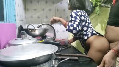 Kitchen Roomil Pondati Thangachiyudan Home Sex Pannum Aan