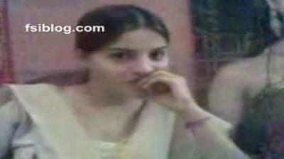 Kathali mulai pisainthu ookum tamil sex mobi videos