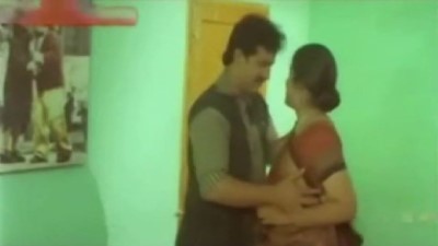 Callgirl aunty big boobs thadavi sex seiyum tamil sexy movie