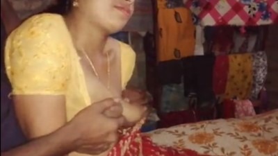 Neighborhood Tamil Wife Blouse Kazhati Mulai Pisainthu Sex