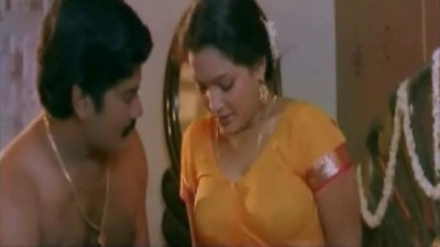 Muthal iravil saree aninthu sex seiyum first night sex videos