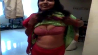 Karaikudi pen chudi thuki mulai kuthi kanbikum sex videos