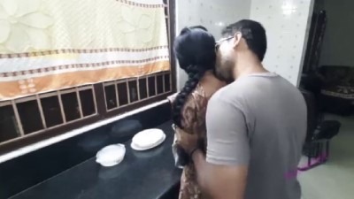 Anni saree thuki kuthiyil oothu vinthu irakum xxx sex video