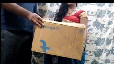 Housewife deliveryman kuda pavadai kazhati home sex