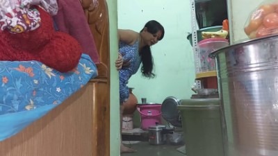 Hidden cameravil pathivana aunty standing home sex video