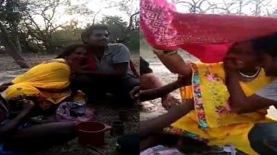 Village desi aunty mulai pisaiyum group sex videos