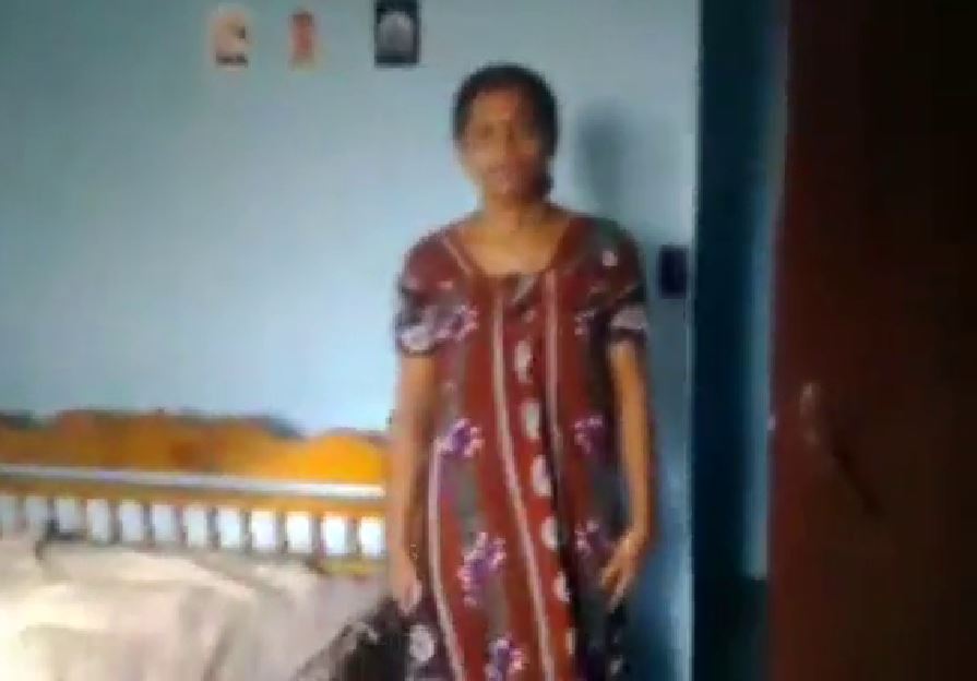 Tamil Sex Vedios Voices - Salem wife tamil pesi blowjob tamil voice sex video - xxx tamil