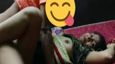 Coimbatore aunty kama padam paarthu saree thuki ookum hot video
