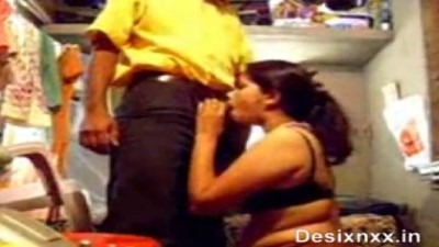 Madurai kathali kutha vaithu pool oombum sexy porn video