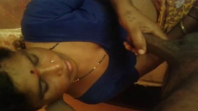 Madurai aunty wife sunniyai kiss seithu sappum xxx sexy video