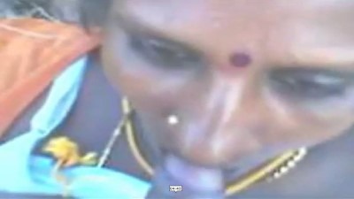 Thiruppur tamil village aunty pool sappi tamil pesi ookum xnxx sex videos