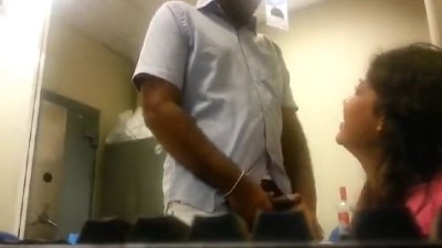 Chennai office pen manager sunniyai semaya oombum porn video