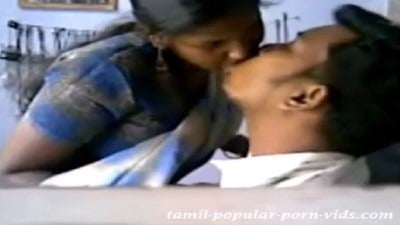 Thiruchirappalli maid penai kiss seithu kaai sappum sex scene