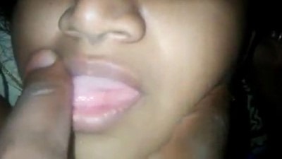 Salem thangai annan sunniayi oombi vinthu edukum sex clips