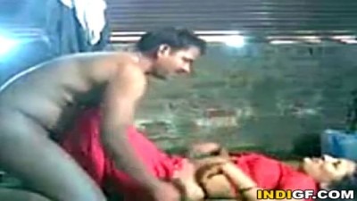 Sivakasi village wife pavadai kayati ookum sexy video