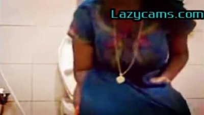 Pen kuthi meethu pant aniyum bathroom hidden cam video