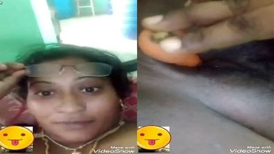 Aunty kamaveri pidithu kuthiyil carrot vitu ookiraal