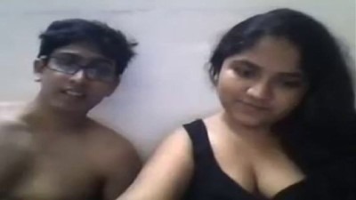 Young mallu aunty college paiyan sunniyai oombugiraal