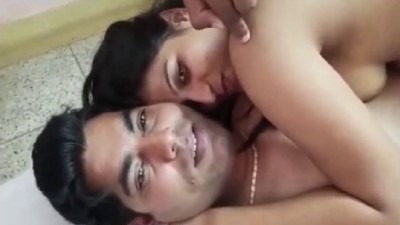 Nanban loverai kiss seithukonde ookum romantic sex tape
