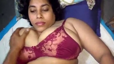 Big mallu aunty boobs pisainthu pundaiyil ookum ool video
