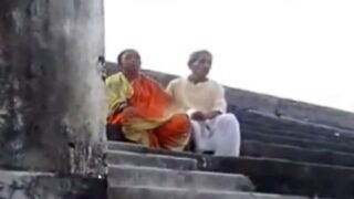 Vibachaari kai adithu kanju edukum outdoor clip