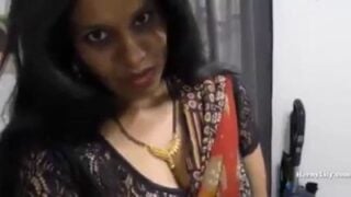 Tamil pornstar lily sexy jacket aninthu mulai pisaigiraal